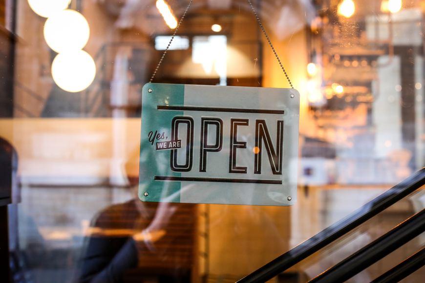 Local Comercial que se encuentra abierto