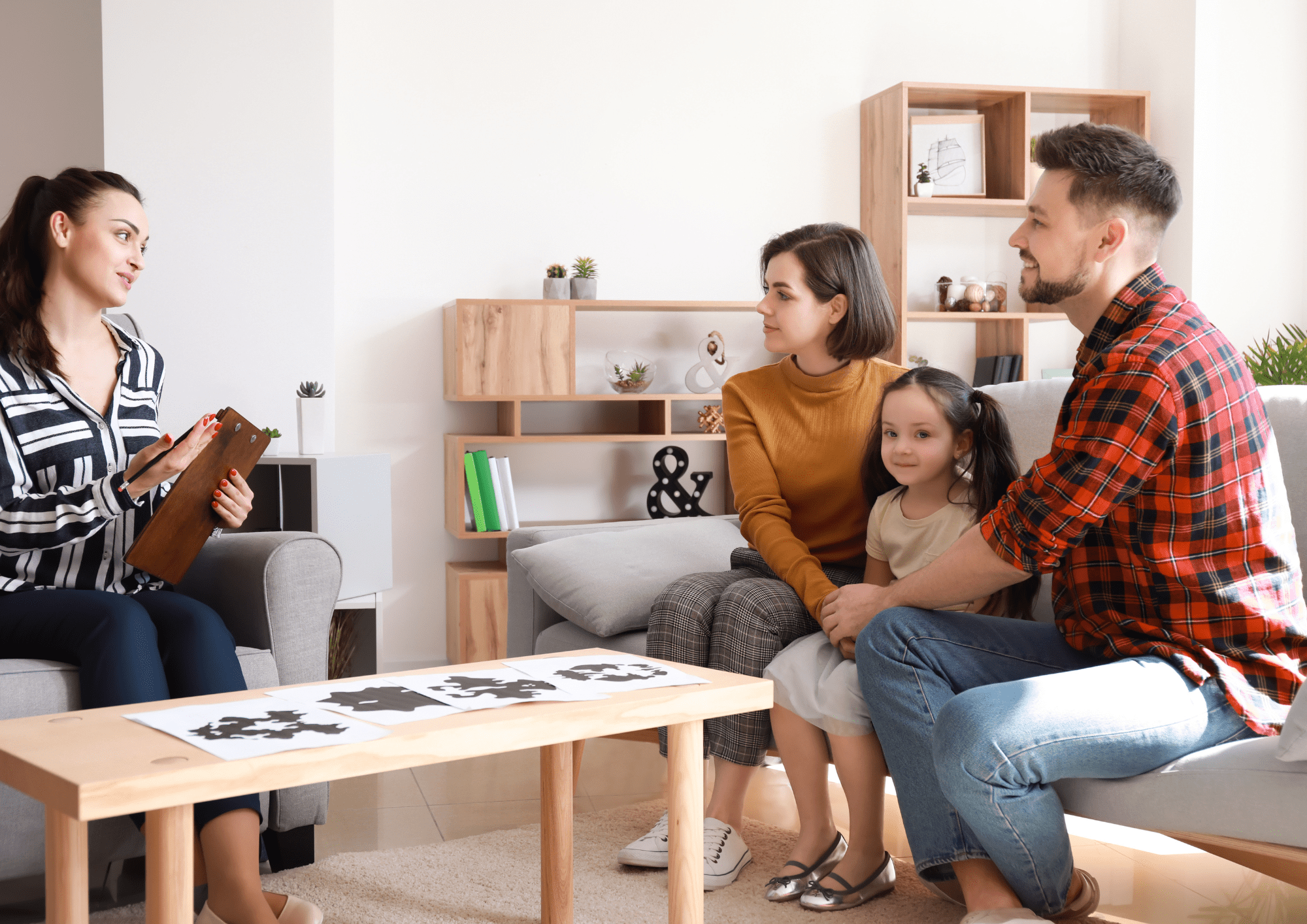 Familia interesada en piso de Sant Quirze hace una visita