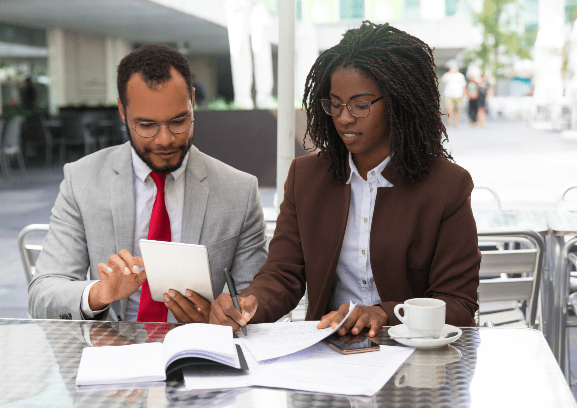 Inmobiliarios gestionando necesidades del vendedor