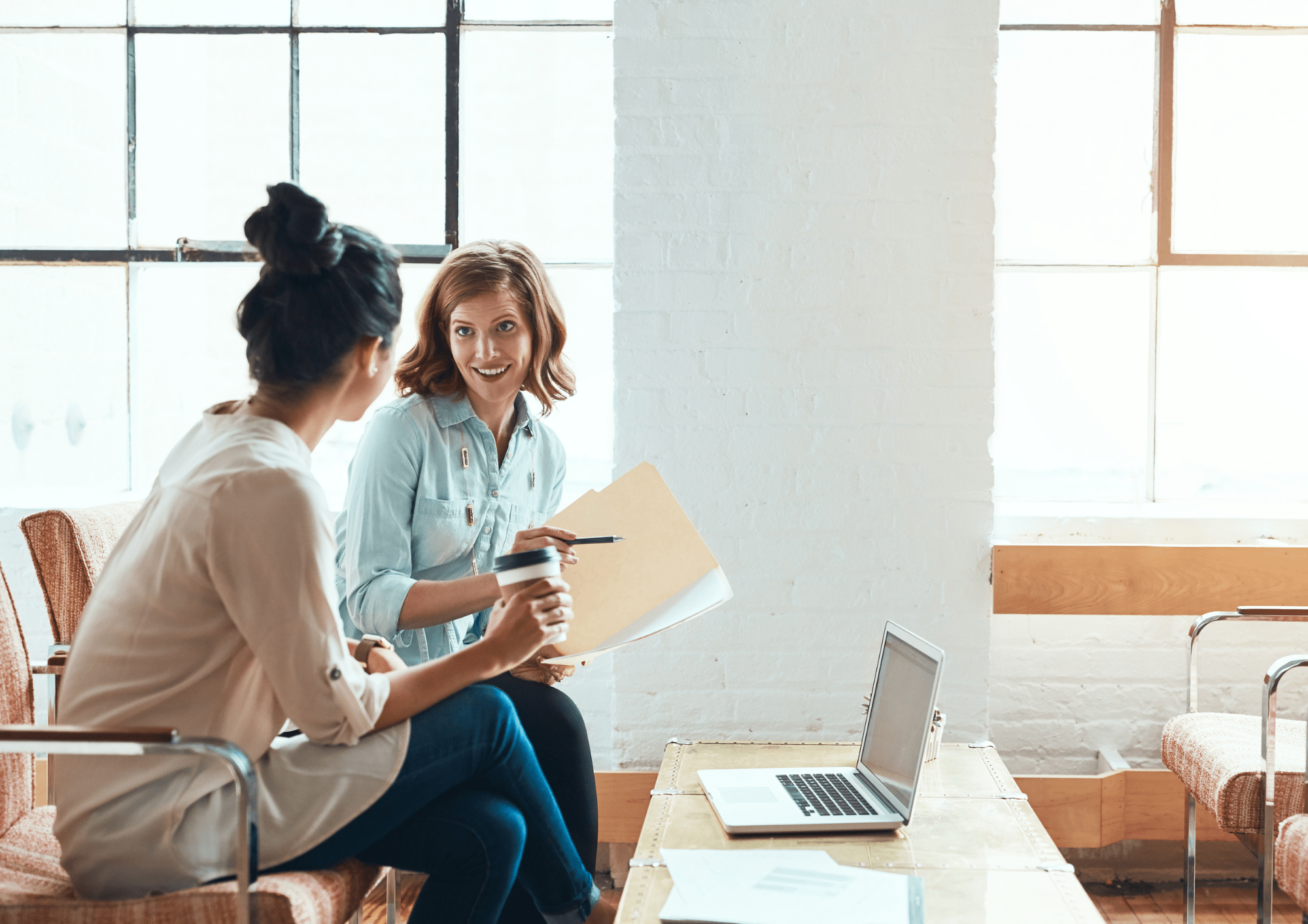 Cliente en confianza con la agencia inmobiliaria