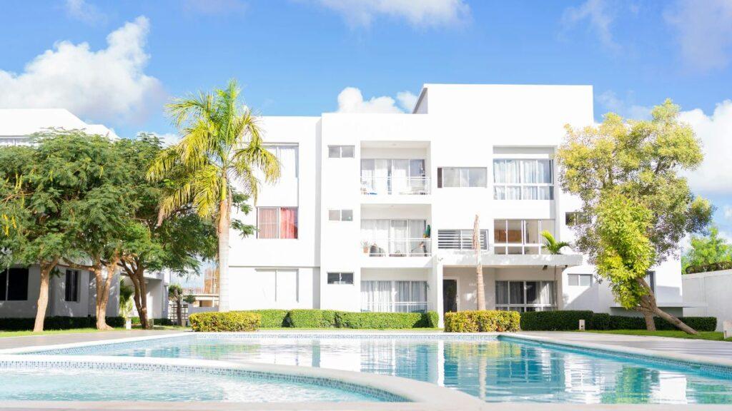 apartamento con piscina